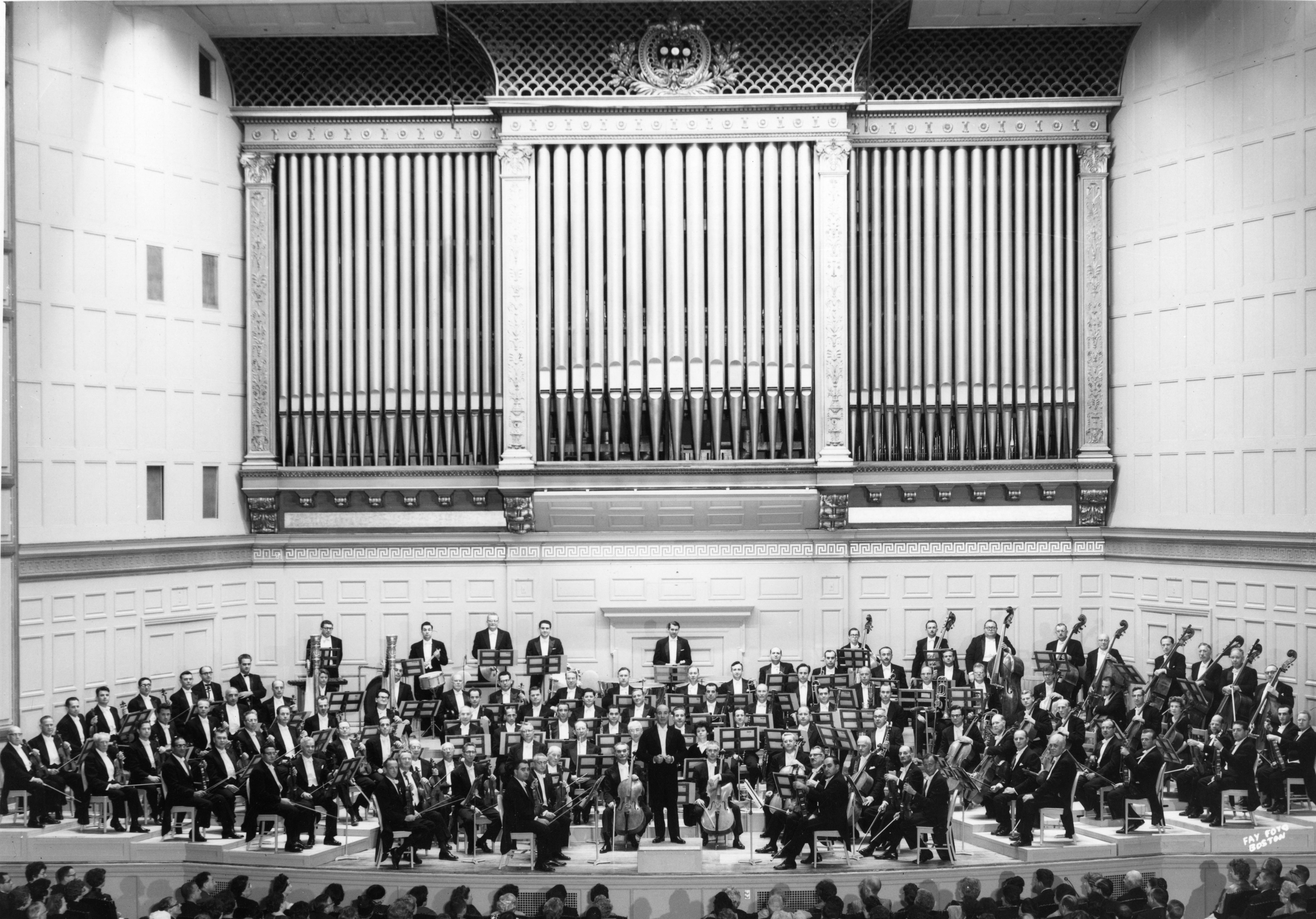 in-1963-boston-symphony-conductor-breaks-news-of-kennedy-s-death-to