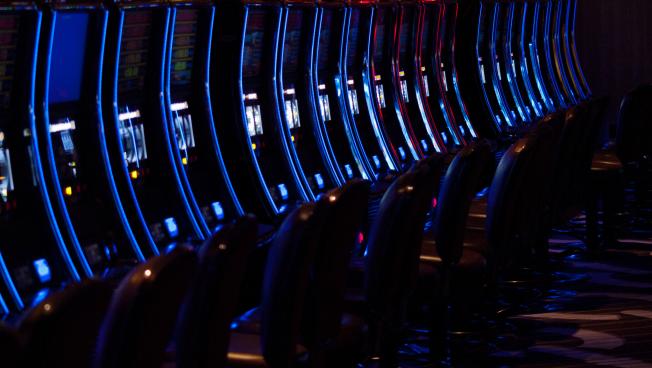 Leominster slots parlor vote