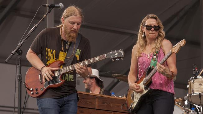 Boston Born Tedeschi Trucks Band Up For Another Grammy Wgbh News 